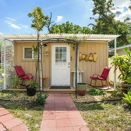 Garden Breeze Retreat Villa